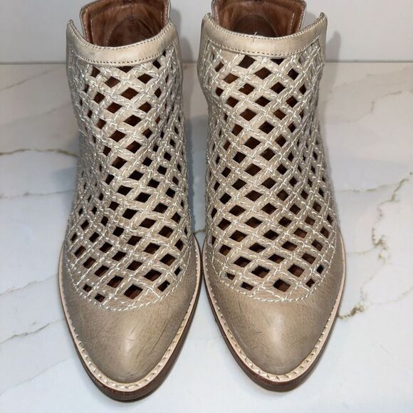 Jeffrey Campbell Cutout Taggart Booties Natural Beige Leather Size 7 - Picture 5 of 11
